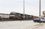 NS 4197 leads train 119 past Pomona Tower